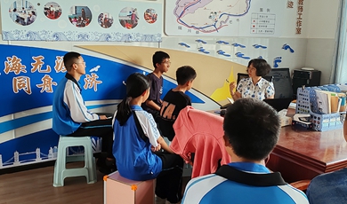 Lianghe welcomes teachers from Shanghai