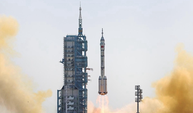 Shenzhou XVII astronauts join peers in Tiangong