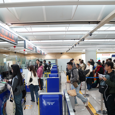 Int’l passenger flow at Kunming airport swells by 719% 