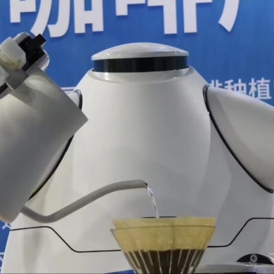 Robot barista debuts at international coffee expo