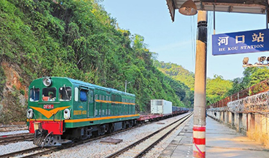 ทางรถไฟรางหนึ่งเมตรจีน-เวียดนามขนส่งราบรื่น