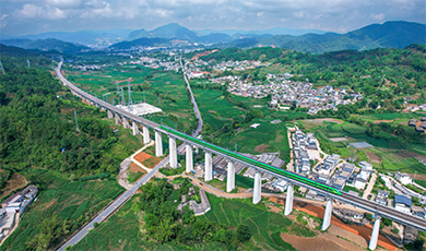 Tuyến đường sắt Lào-Trung Quốc sẽ tạo động lực phát triển mạnh mẽ cho du lịch của Lào