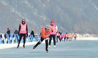นักกีฬานานาชาติร่วมการแข่งขันสุดท้าทายสเก็ตมาราธอน ในเมืองไป๋ซาน มณฑลจี๋หลิน ท่ามกลางอุณหภูมิ -20 องศา