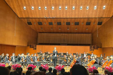 “中国年交响音乐会”在港举行