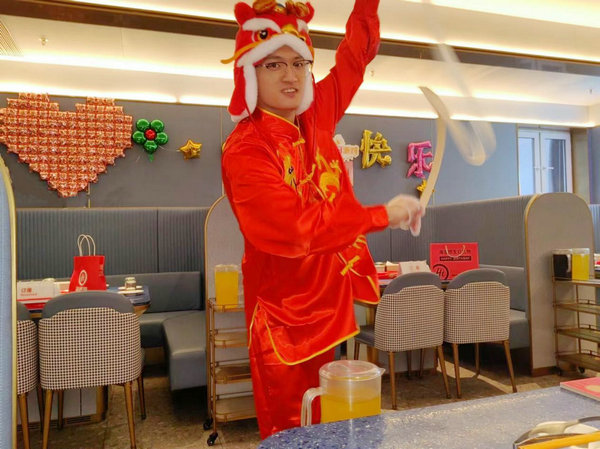 Hotpot chain sees tasty rise in business over Spring Festival