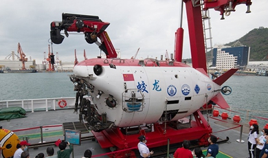 Chinese manned submersible Jiaolong conducts first dives in Atlantic