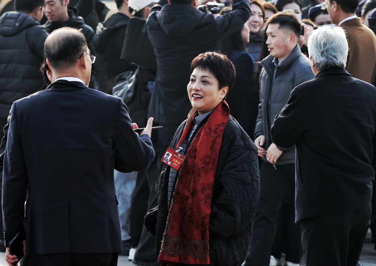 Female lawmakers and advisers find their voice