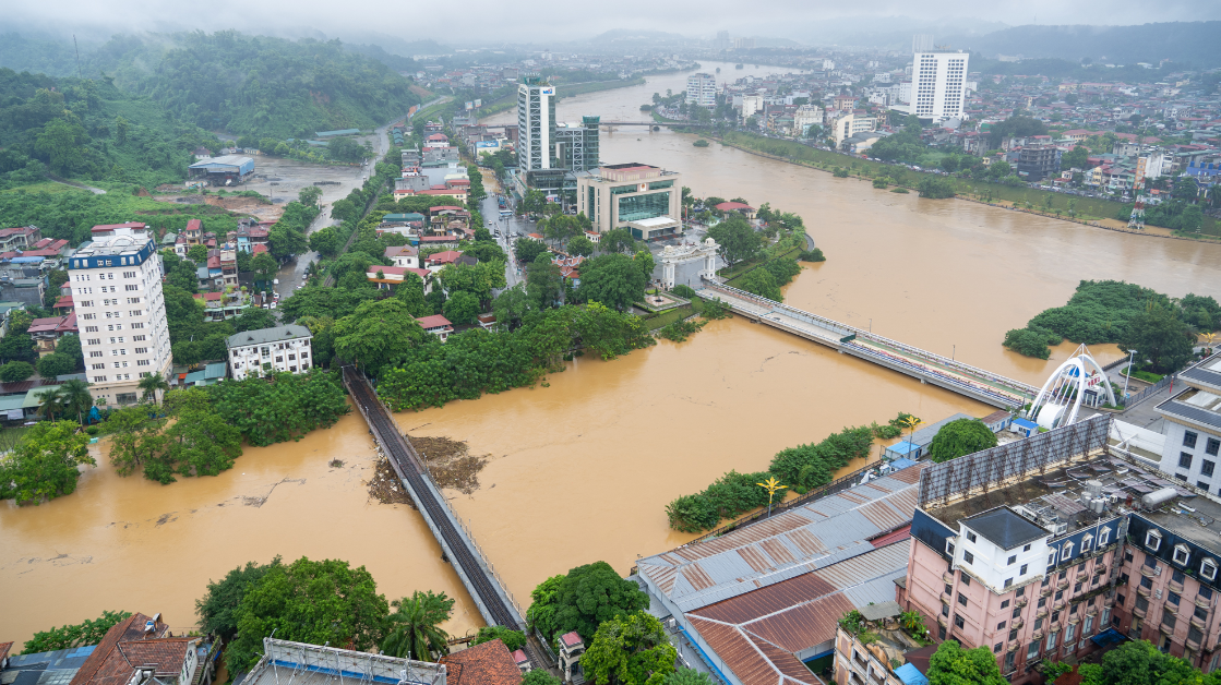 China, Viet Nam join hands in flood response 