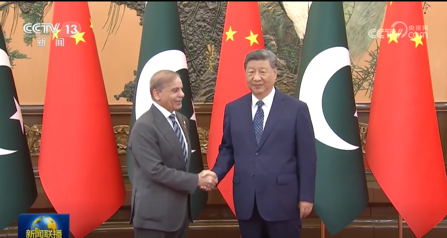Xi meets Pakistani prime minister