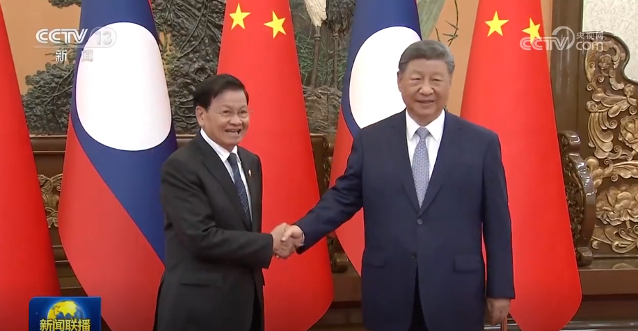 Xi meets Lao president
