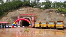 Tunneling break-through made on China-Laos Railway building