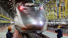 Bullet train “doctors” work around the clock during holiday