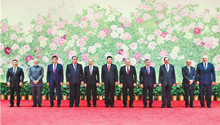 Chinese president hosts welcoming dinner for SCO guests