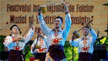 Yunnan artists perform during folklore festival in Bucharest