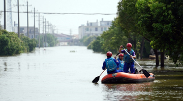 Xi chairs leadership meeting on flood control