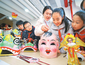 小学生走进“创意课堂”