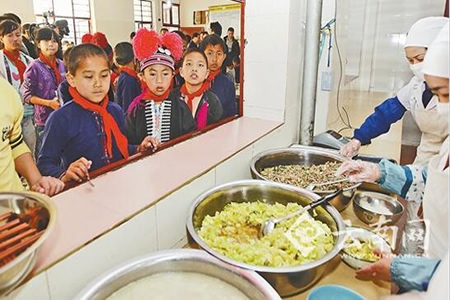 【中国故事】479.4万农村娃吃上“营养餐”