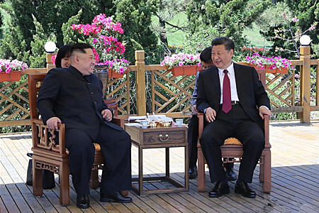 习近平同朝鲜劳动党委员长金正恩在大连举行会晤