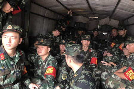 普洱边防抗震救援队驰援墨江