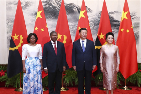 习近平同安哥拉总统洛伦索举行会谈