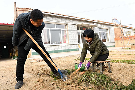 【中国故事】你是我的手，我是你的脚——一对残疾夫妇的“手足情”