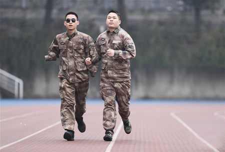 杜富国：每天听着起床号醒来，就像从未离开