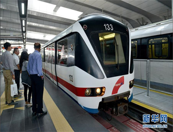 中国企业助力马来西亚新轻轨线路通车
