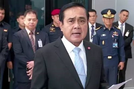 泰国总理说将研究吊销英拉护照事宜