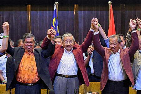 马来西亚反对党60年来首次赢得大选