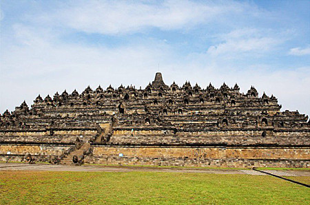 印尼默拉皮火山灰正影响世界文化遗产婆罗浮屠