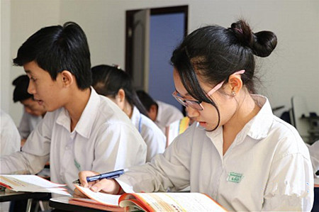 柬埔寨中文教育从“输血”转为“造血”