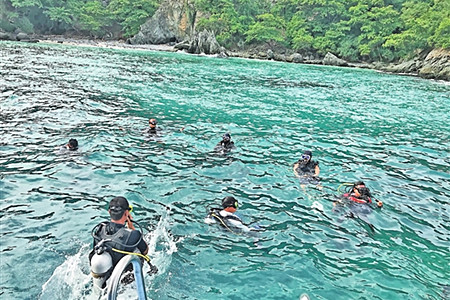 泰国对游船翻沉事故立案调查
