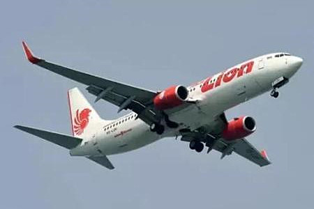 印度尼西亚狮航客机坠海 机上189人失联