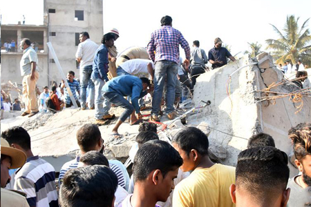 印度南部在建楼房倒塌　40多人被埋
