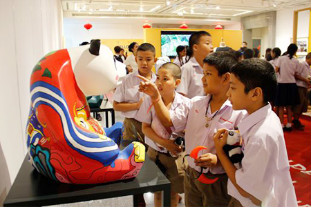 中国彩绘熊猫艺术展走进泰国曼谷