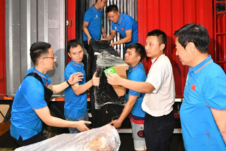 中国“海南柬埔寨光明行”第五次行动医疗队启程飞赴柬埔寨