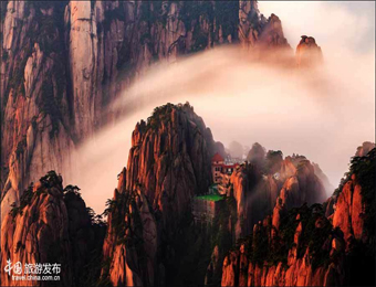 雨后黄山：日出撞上云海 快要窒息的美