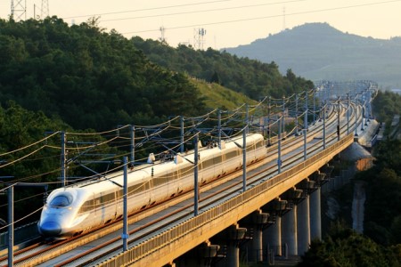 云南高铁开通10个月发送旅客突破1000万人次