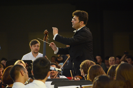 “一带一路 丝路华音”国际交响音乐会在昆明举行
