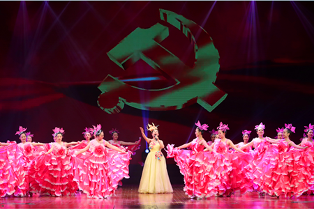 庆祝新中国成立70周年《祖国颂》文艺演出在昆明上演