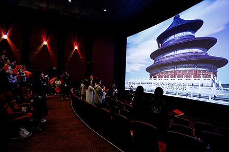 电影《我和我的祖国》海外上映反响热烈
