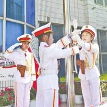 春城小学成立少先队国旗护卫队