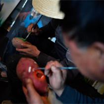 云南农民画家土豆作画成“网红”