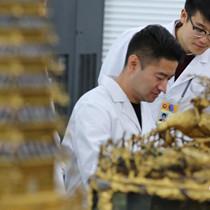 探秘故宫文物医院 珍贵文物在他们手中复原
