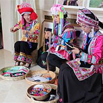 “博大精深 美在彝乡”<br>彝绣彝族服装服饰精品展在京举行