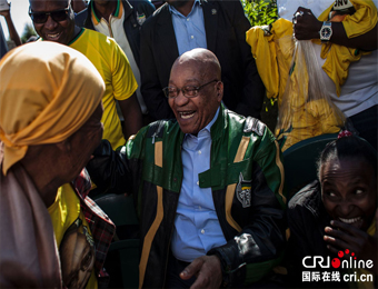 南非总统祖马进行挨家挨户拜访 为8月份大选准备