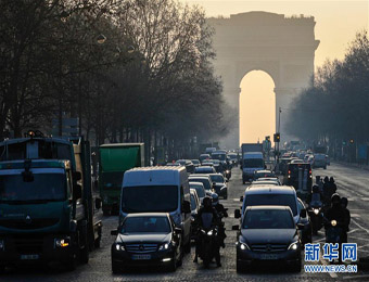 巴黎首度按车辆污染水平限行以应对空气污染