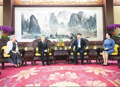 习近平会见柬埔寨国王和太后