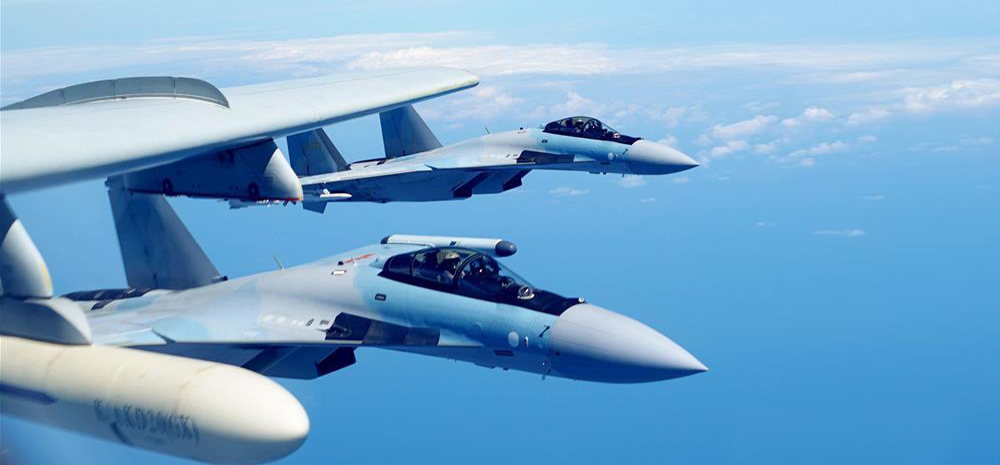 人民空军多型战机双向绕飞台岛巡航