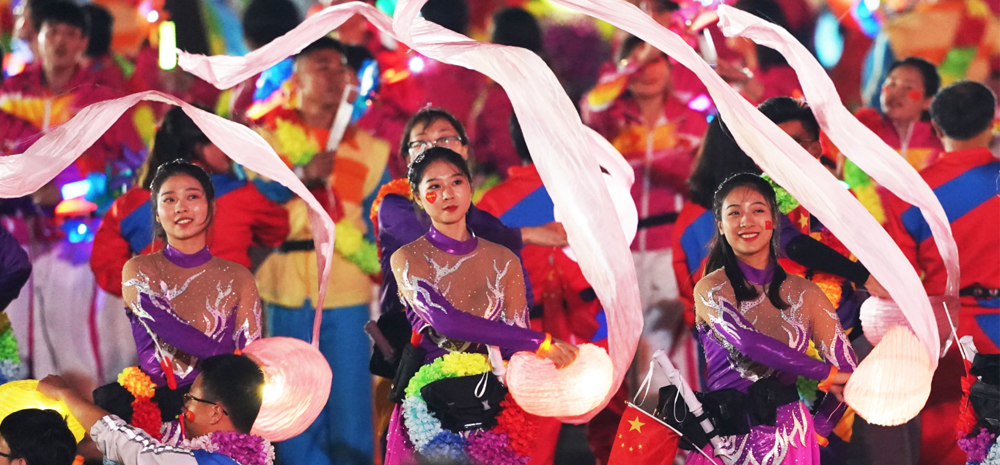 庆祝中华人民共和国成立70周年联欢活动在京举行
